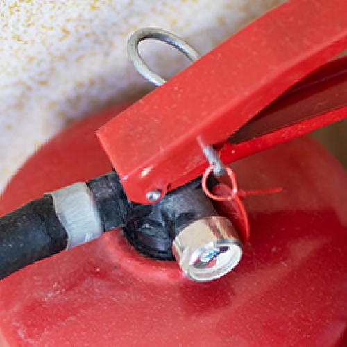 Why Fire Extinguishers and Fire Blankets Work Better Together