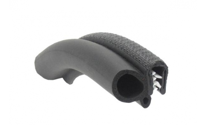 Pinchweld & Rubber on Side Black 60-054